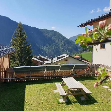 App Col Di Lana - Agriturismo La Majon Da Col Colle Santa Lucia Exterior foto